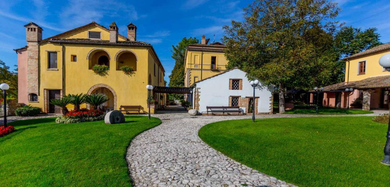 Hotel Corte Dei Tini テーラモ エクステリア 写真