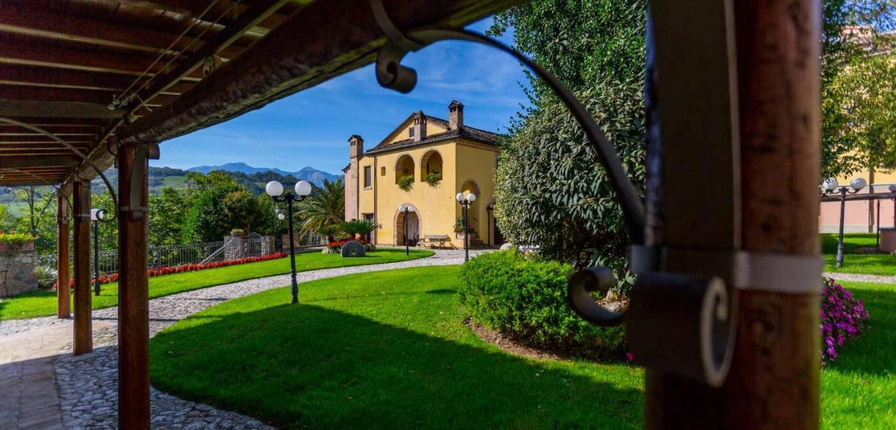 Hotel Corte Dei Tini テーラモ エクステリア 写真